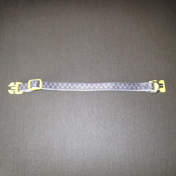 Gray and Yellow adjustable dog collar. - Picture 2 of 8